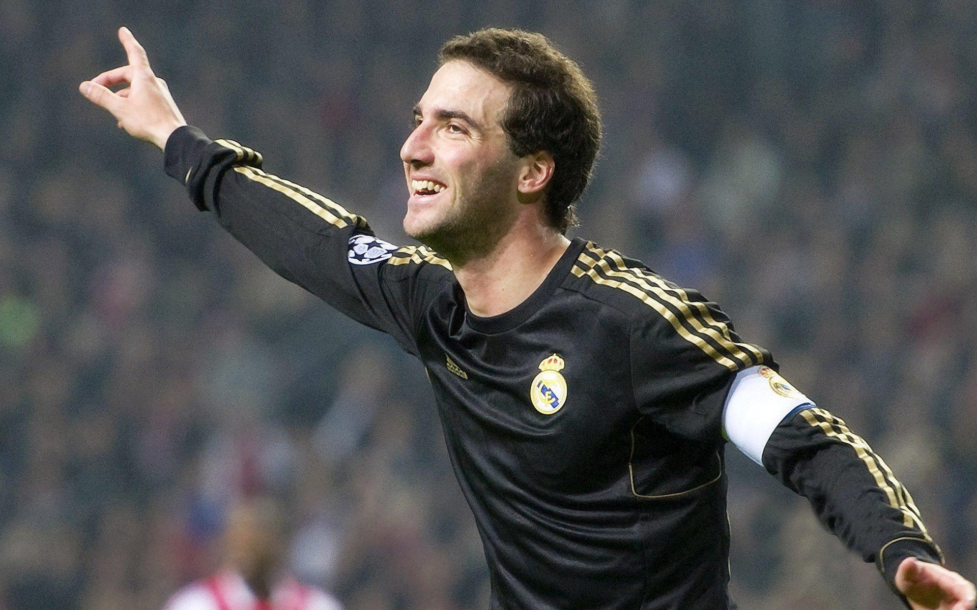 拜仁设定3000万欧转会门槛,科曼或成利雅得胜利夏窗关键目标