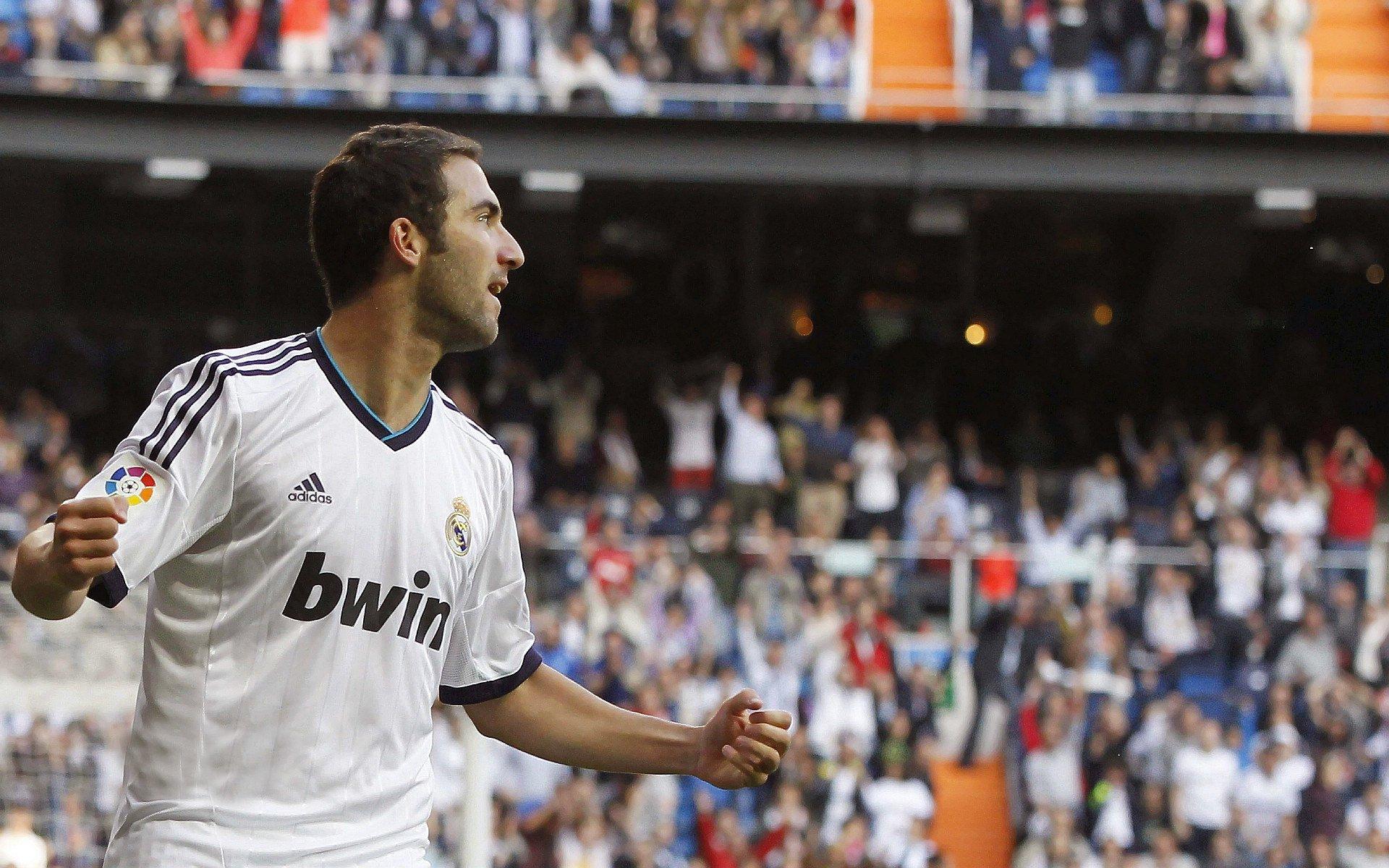 B席温情寄语姆巴佩，愿未来璀璨，但明夜请留步！欧冠巅峰战前的友谊与锋芒